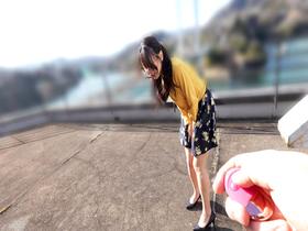 奥様プレバトリモバイ 刺激が欲しい人妻が赤面イキ連発 まんねりに悩む五芭さんをベロチューと猥褻リモバイで連れ回し悶絶失禁させたところ… 五芭　サンプル画像10